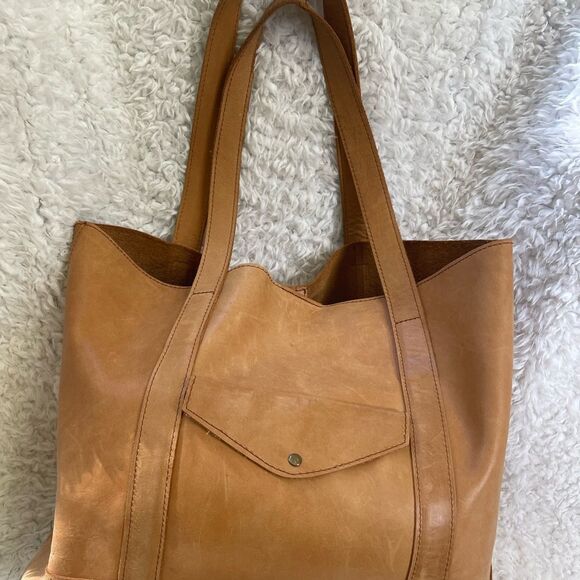 Fashion Able made in Ethiopia Mamuye tote, soft distressed cognac leather. - Picture 8 of 16